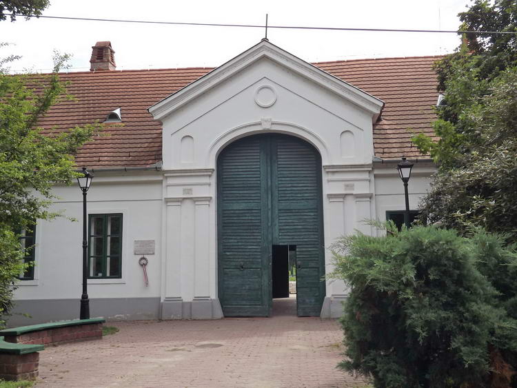 Körösladány, a Wenckheim kúria jelenleg általános iskola