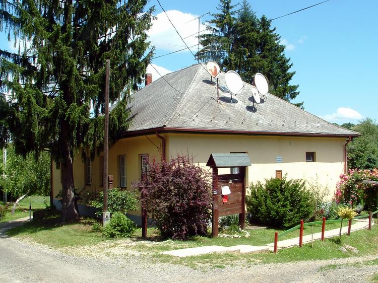 A Rockenbauer Pál turistaház Valkonyán