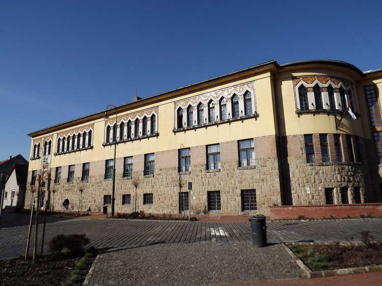 Nagymaros - A Kittenberger Kálmán Általános Iskola 2015-ben ünnepli fennállásának századik évfordulóját