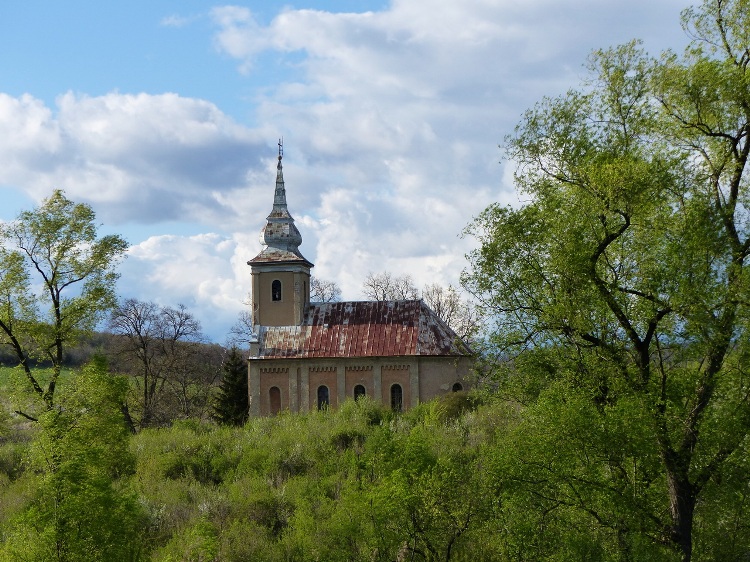 A glimpse to the neglected church of Abaújszolnok village