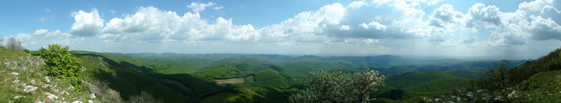 Panoramic view from the Tar-kő Mountain