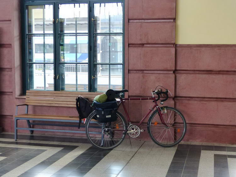 Pihenő a békéscsabai vasútállomáson