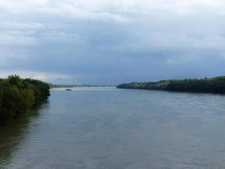 A Duna látképe a hídról